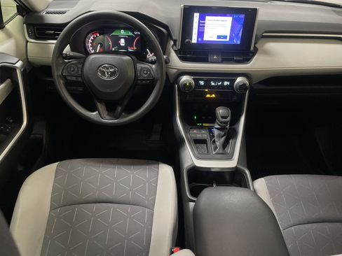 Used 2024 Toyota RAV4 XLE image 30