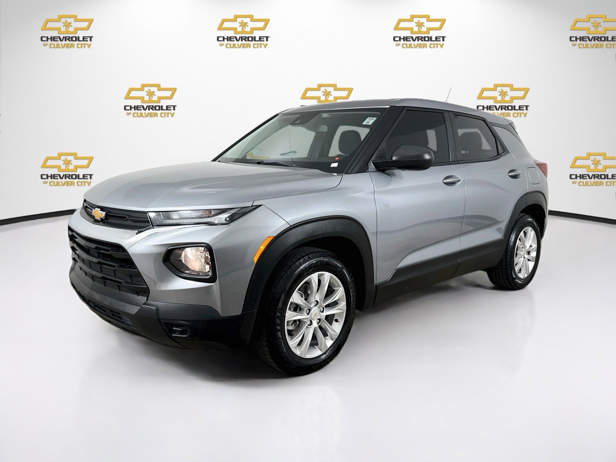 Used 2023 Chevrolet TrailBlazer LS FWD image 3