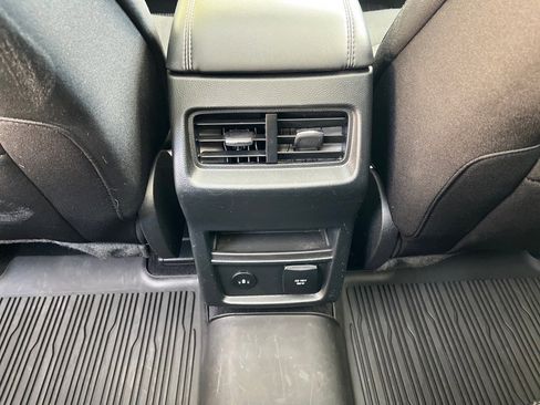 Used 2024 Ford Edge SEL w/ Convenience Package image 13