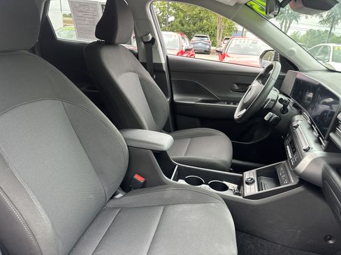 Used 2025 Hyundai Kona SEL FWD image 13