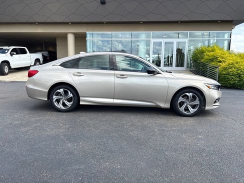 Used 2018 Honda Accord EX image 4