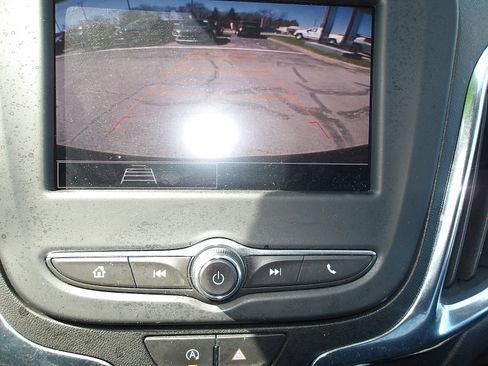 Used 2023 Chevrolet Equinox LT image 20