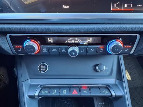 Used 2025 Audi Q3 2.0T Premium w/ Convenience Package image 18