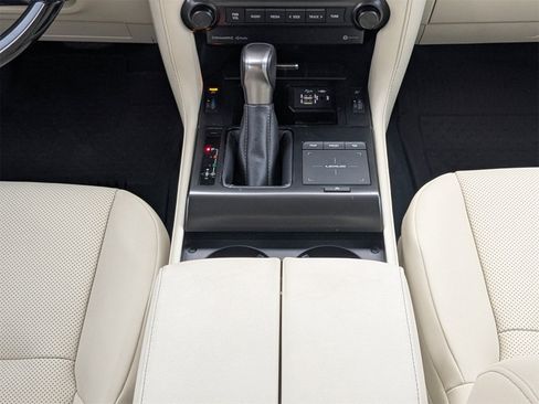 Used 2022 Lexus GX 460 Premium w/ Premium Package image 19