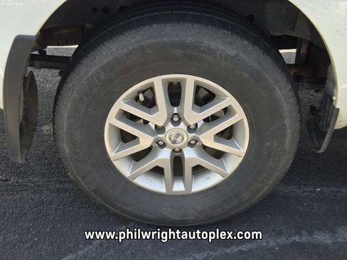 Used 2021 Nissan Frontier SV RWD image 4