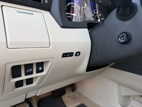 Used 2010 Lexus RX 450h AWD image 25