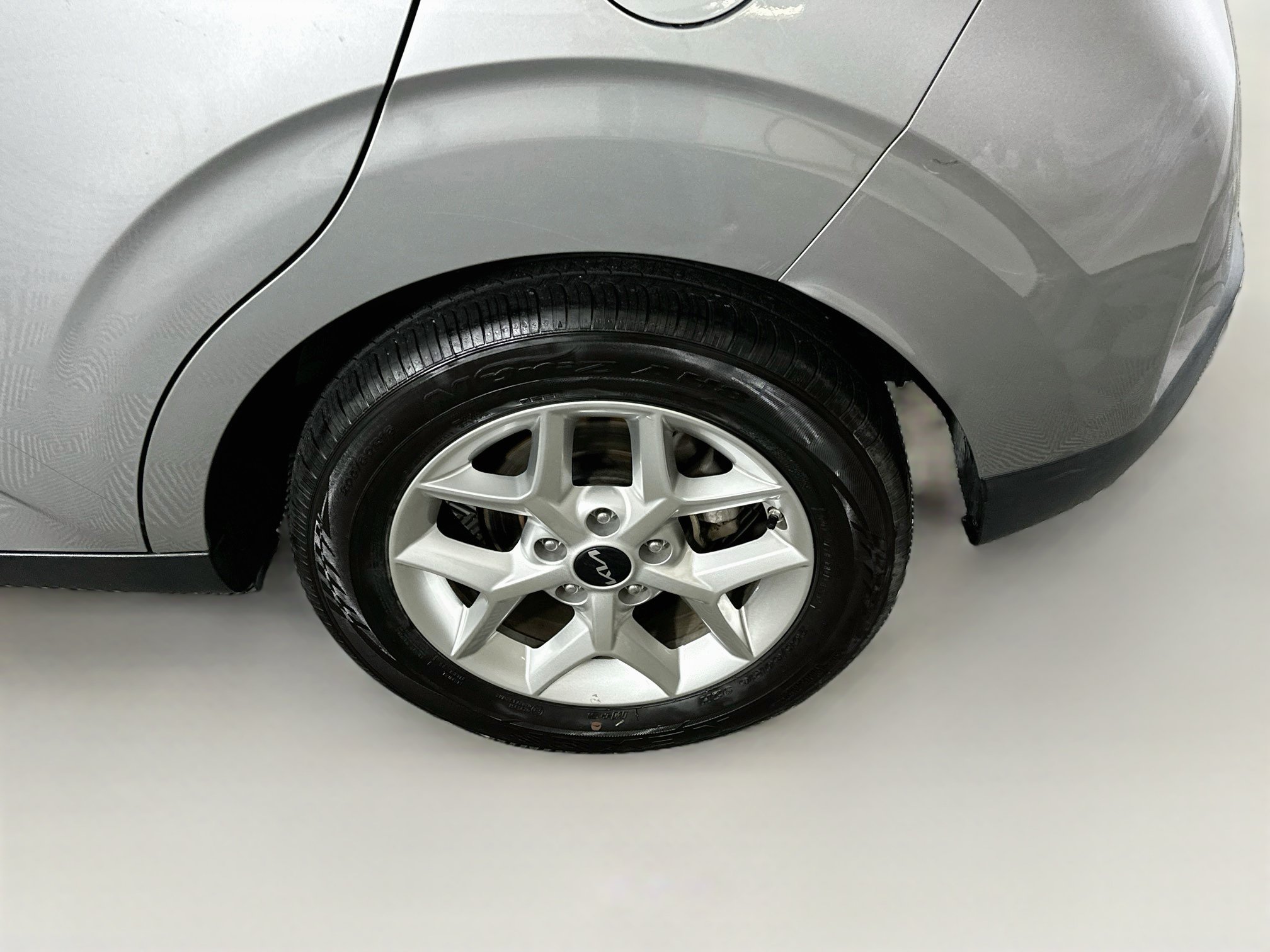Used 2025 Kia Soul LX w/ LX Technology Package FWD image 11