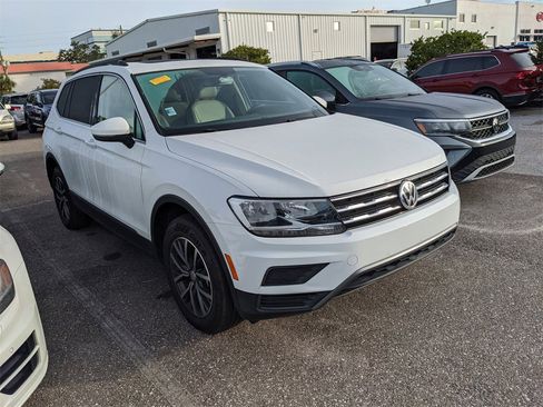 Certified 2020 Volkswagen Tiguan SE w/ Panoramic Sunroof Package image 6