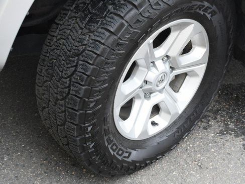 Certified 2023 Toyota 4Runner SR5 AWD/4WD image 11