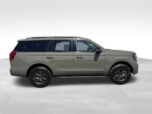 Used 2025 Ford Expedition Tremor AWD/4WD image 9