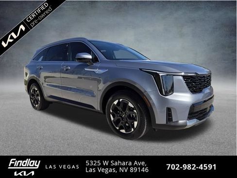 Certified 2025 Kia Sorento S FWD image 3