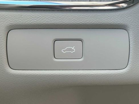 New 2025 Volvo XC60 B5 Ultra w/ Protection Package Premier image 31