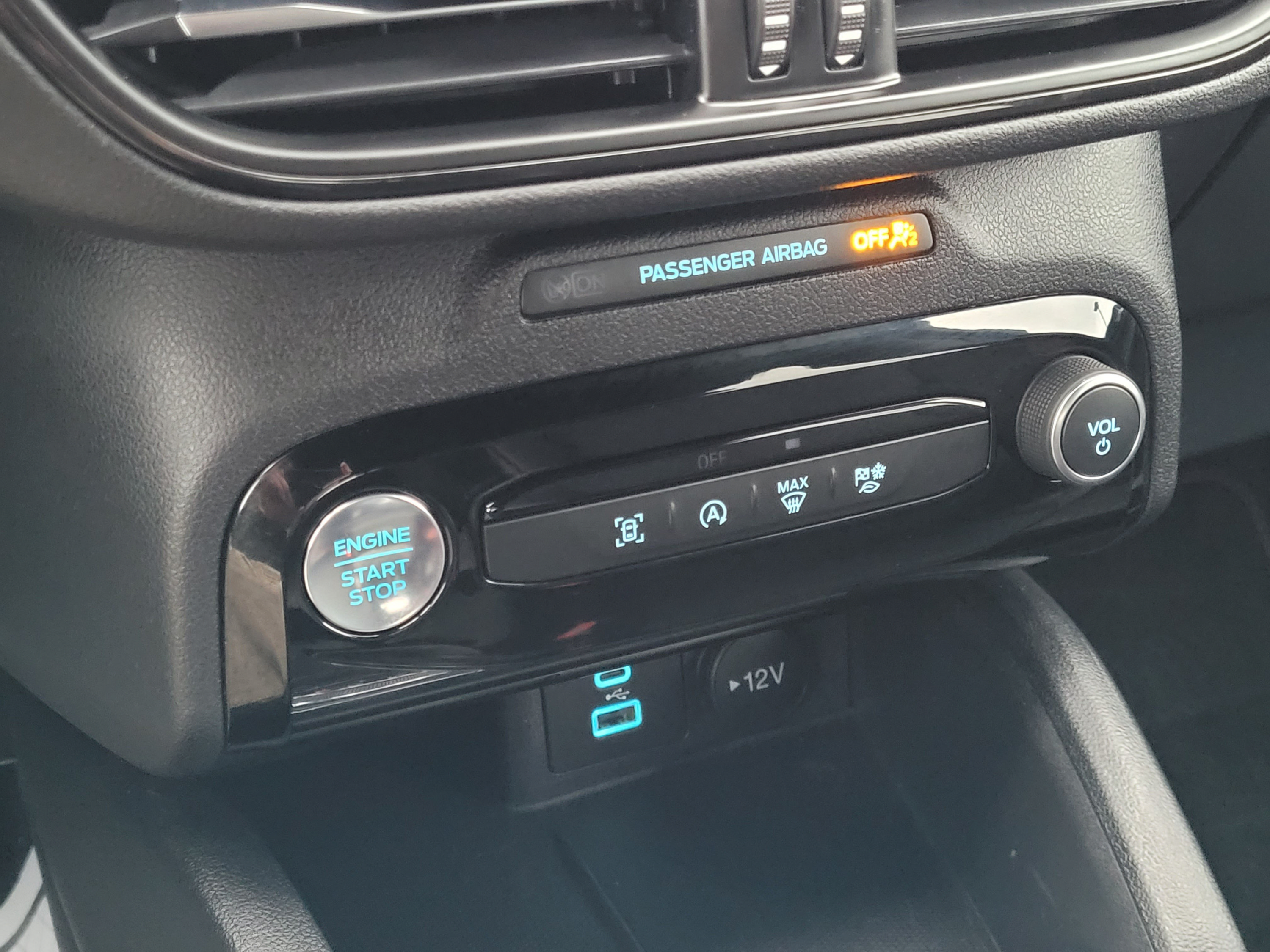 Used 2023 Ford Escape ST-Line w/ Tech Pack #1 AWD/4WD image 23