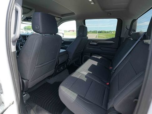 Used 2022 Chevrolet Silverado 1500 LT AWD/4WD image 18