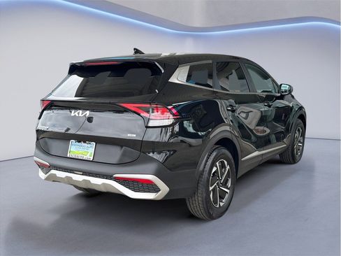Used 2023 Kia Sportage LX image 6