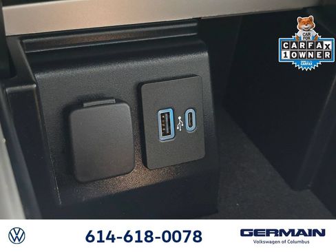 Used 2022 Ford Explorer XLT w/ Equipment Group 202A AWD/4WD image 40