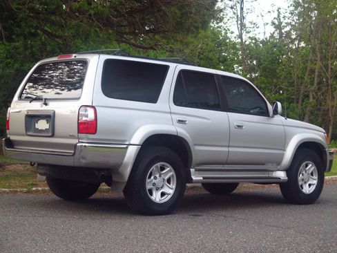 Used 2001 Toyota 4Runner SR5 RWD image 4