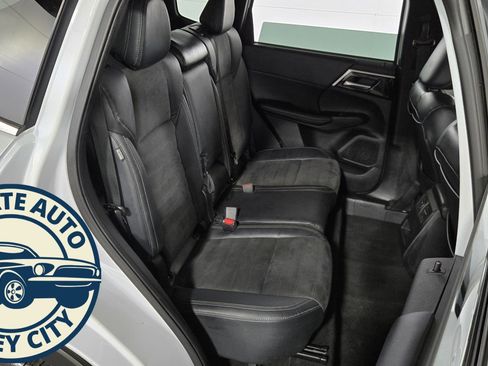 Used 2022 Mitsubishi Outlander SE image 33