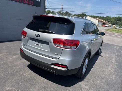 Used 2018 Kia Sorento AWD image 8