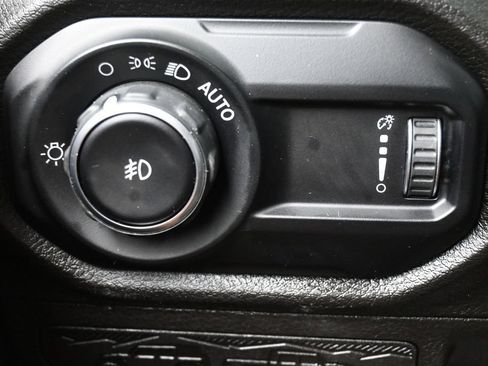 Used 2024 Jeep Wrangler Unlimited Sport AWD/4WD image 30