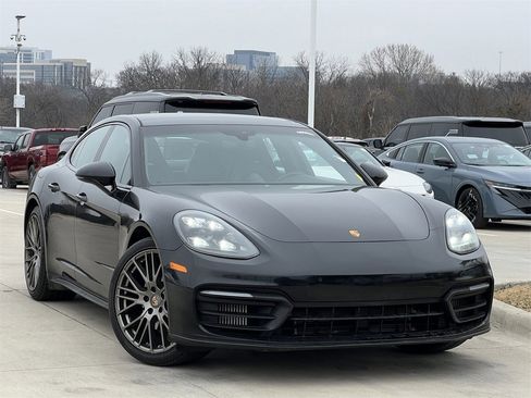 Used 2022 Porsche Panamera Platinum Edition image 2