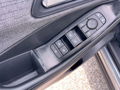 Used 2023 Nissan Rogue SV image 15