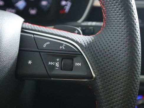 Used 2025 Audi Q3 2.0T Premium Plus w/ Premium Plus Package image 14