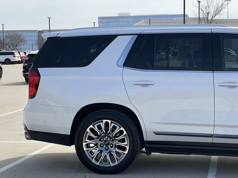 Used 2023 GMC Yukon Denali Ultimate w/ LPO, Floor Liner Package image 11