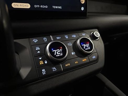 Used 2024 Land Rover Defender 130 X-Dynamic SE image 24