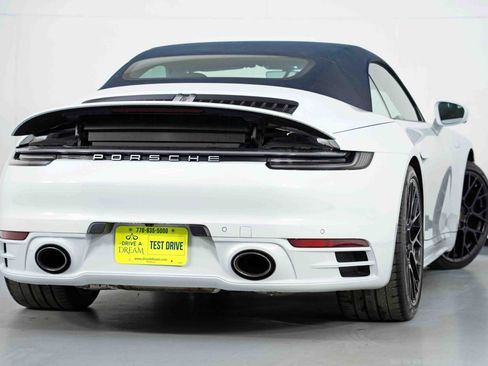 Used 2022 Porsche 911 Carrera image 5