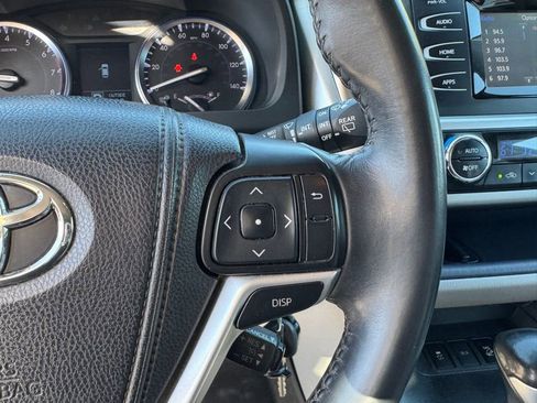 Used 2014 Toyota Highlander Plus AWD/4WD image 22