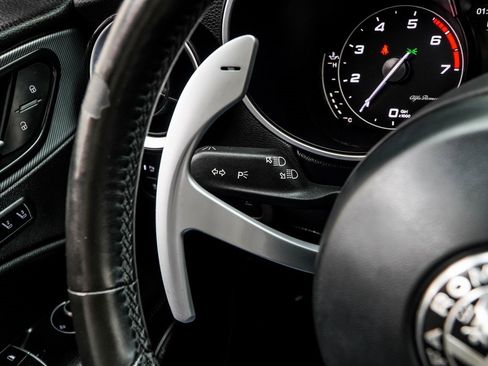 Used 2023 Alfa Romeo Stelvio Veloce image 35