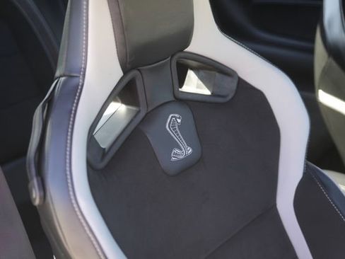 Used 2022 Ford Mustang Shelby GT500 w/ Technology Package image 16