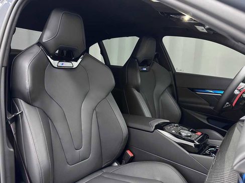 Used 2025 BMW M5 w/ Carbon Package image 19