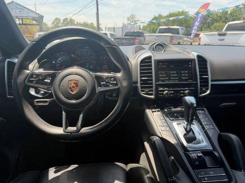 Used 2016 Porsche Cayenne AWD/4WD image 15