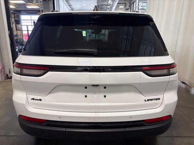 Used 2024 Jeep Grand Cherokee Limited w/ Luxury Tech Group II AWD/4WD image 5