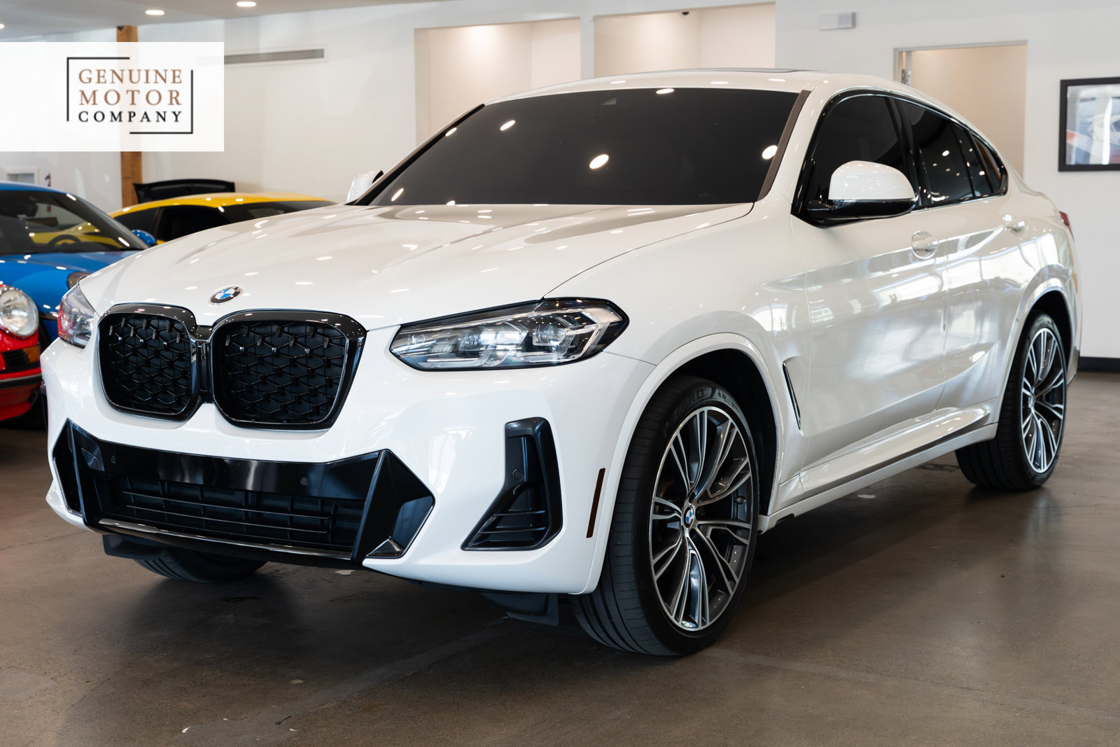Used 2023 BMW X4 xDrive30i w/ M Sport Package AWD/4WD image 1