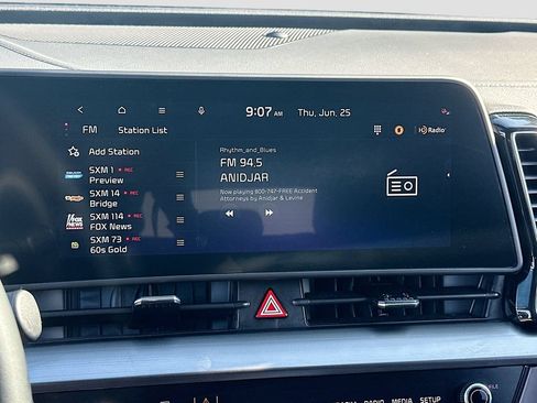 Certified 2025 Kia Sportage EX w/ EX Premium Package AWD/4WD image 15
