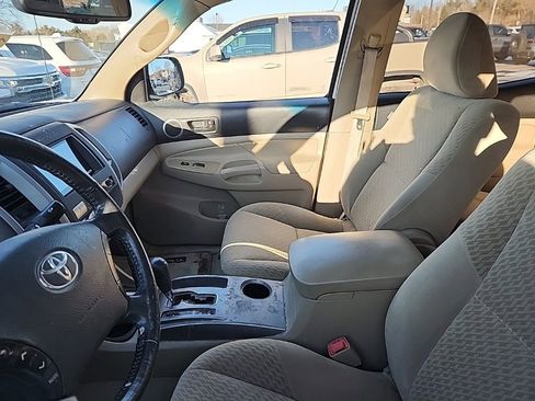 Used 2010 Toyota Tacoma 4x4 Double Cab V6 image 11