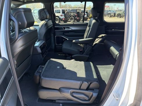 New 2026 Jeep Grand Wagoneer Limited AWD/4WD image 28