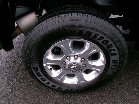 Certified 2024 RAM 2500 Big Horn w/ Bed Utility Group image 17