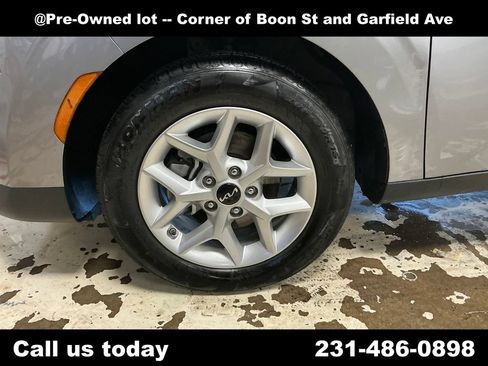 Used 2023 Kia Soul LX w/ LX Technology Package FWD image 11