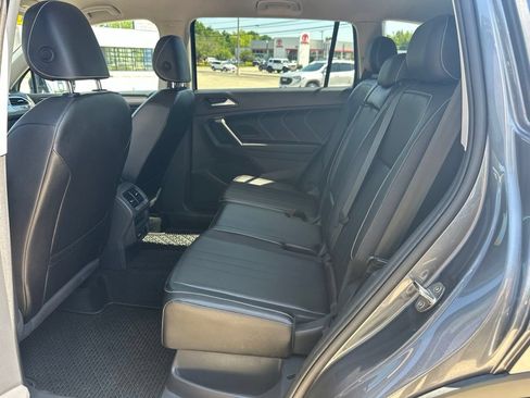 Used 2024 Volkswagen Tiguan SE AWD/4WD image 31