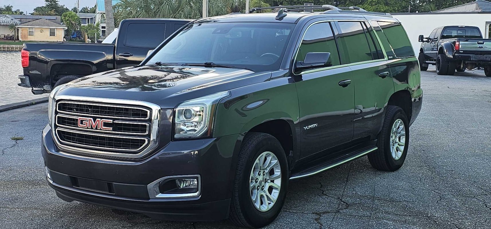 Used 2018 GMC Yukon SLE w/ Convenience Package RWD image 1