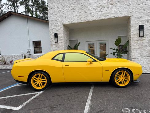 Used 2019 Dodge Challenger R/T image 20