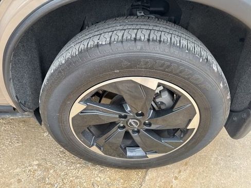 Used 2024 Nissan Rogue SV w/ SV Premium Package FWD image 19