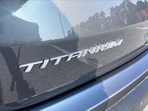 Used 2023 Ford Edge Titanium AWD/4WD image 31
