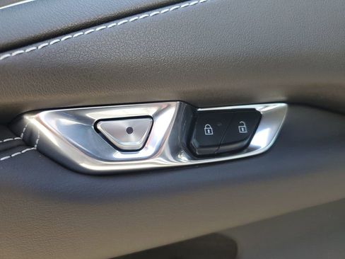 New 2026 Chevrolet Corvette E-Ray image 19