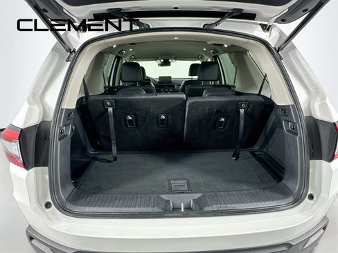 Used 2025 Honda Pilot EX-L image 11