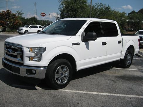 Used 2016 Ford F150 XLT RWD image 4